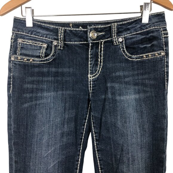 L.A. Idol Denim Capris Sz 9 Jrs Low Rise Dark Wash Flap Pockets Embellished - Picture 4 of 13